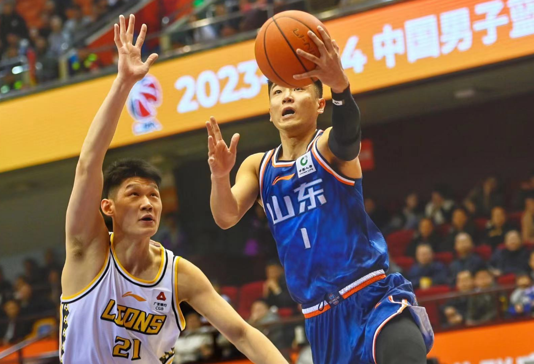 开元体育官方网站-包含全明星赛转会期再迎强敌，山东男篮迎来里程碑，主帅态度：更衣室稳定，身体对抗强度拉满的词条