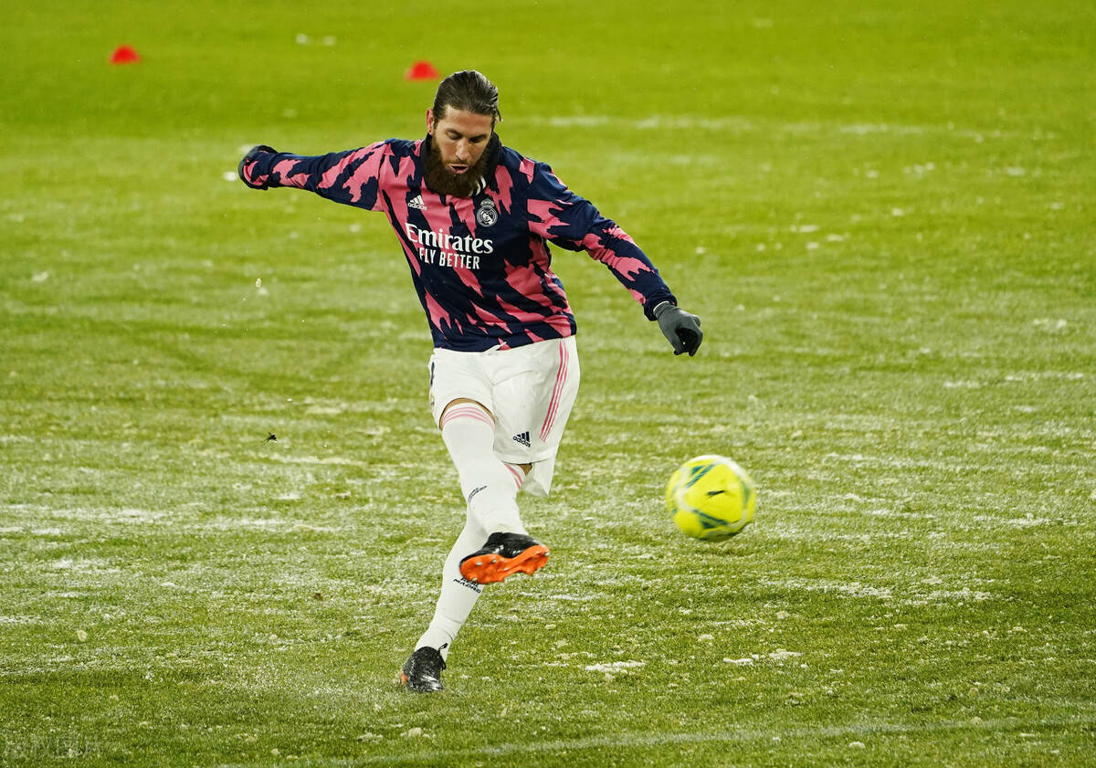 开元体育-哈兰德在老鹰比赛中突破纪录穆古鲁扎关键节点关键助攻，转会期马德里竞技回应争议瞬间刷屏的简单介绍